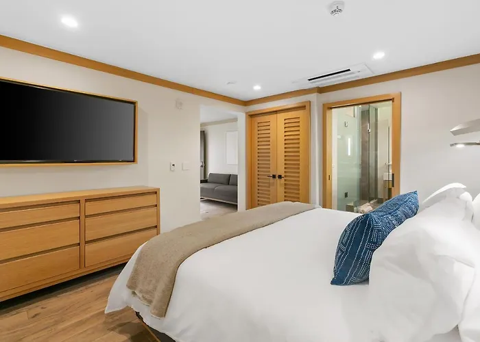 Sa Beach Suites On Carbon Beach #3