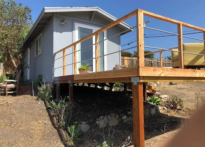 30 Pct Off! Malibu Charming Suite, Ocean View, Queen Bed